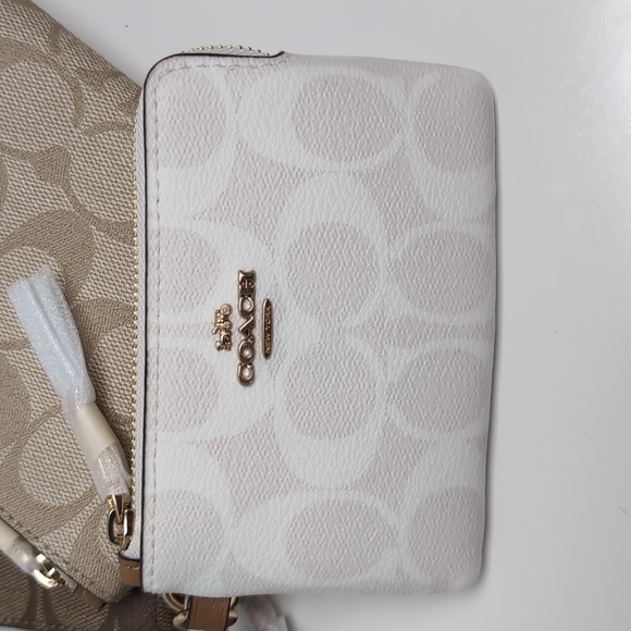 Coach CJ721 Corner Zip Trio In Signature Canvas Gold/Khaki Multi (Firm Price) - Picture 4 of 16